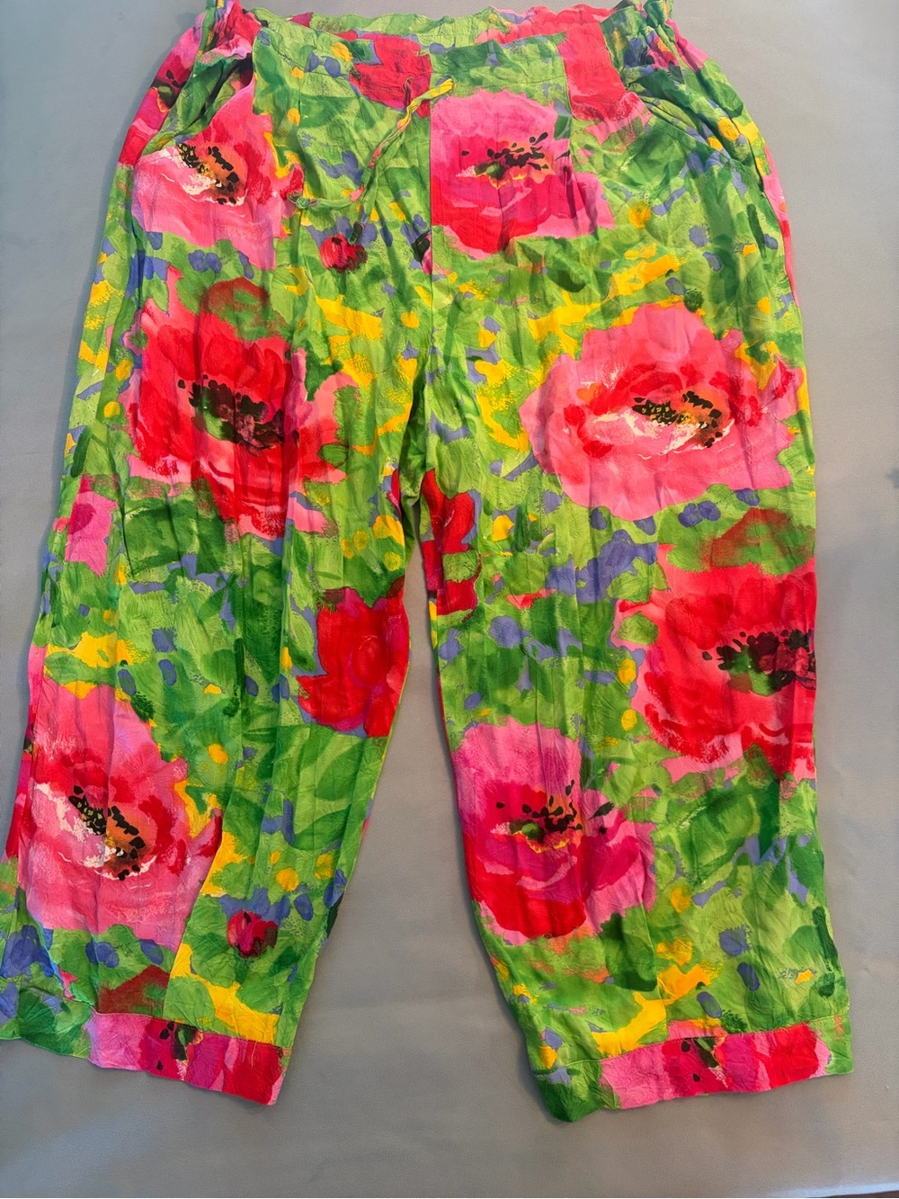 Jams World 100% rayon women's Floral Capri Pants in Bright Pink & Green L